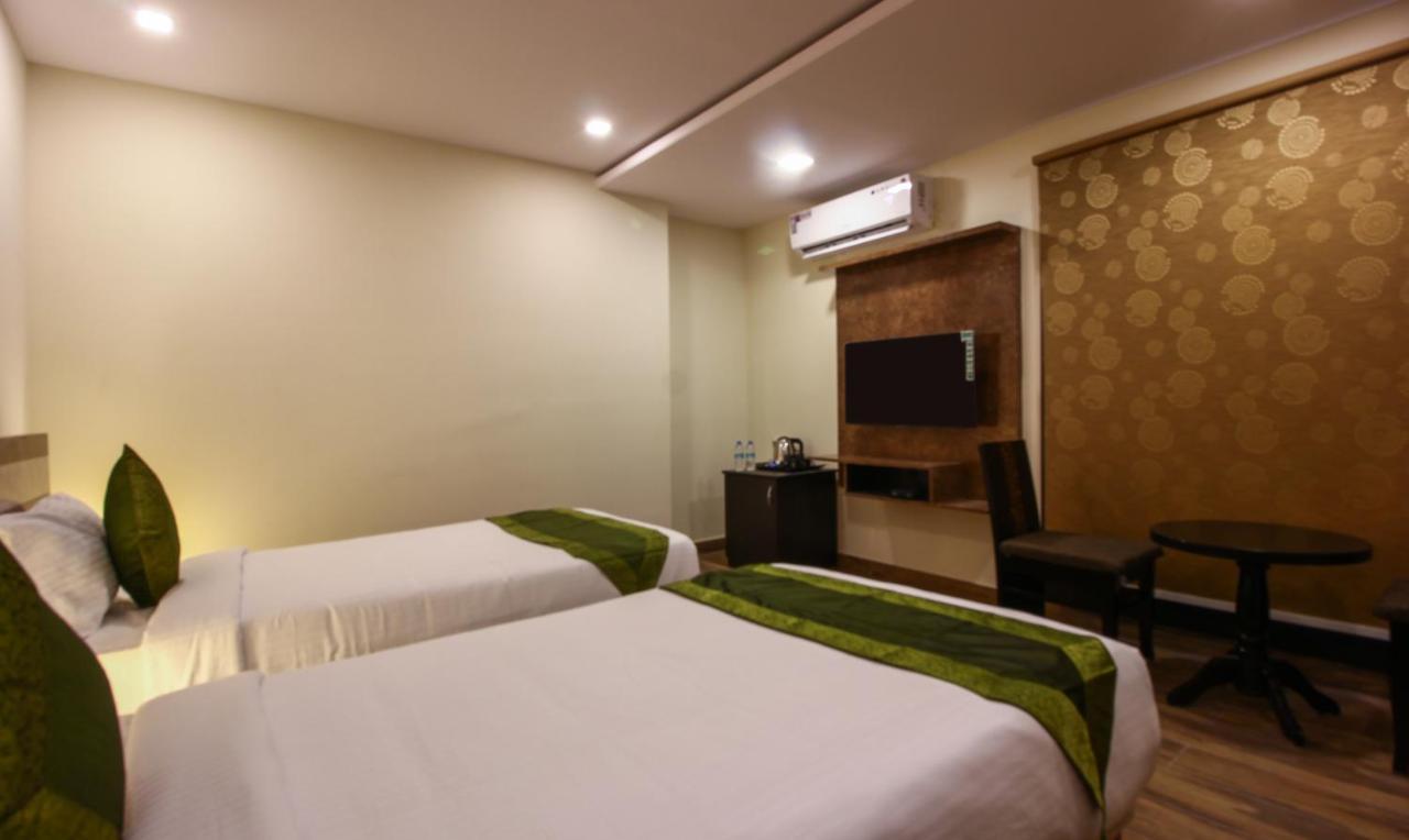Treebo Address Inn, Banjara Hills Гайдарабад Екстер'єр фото