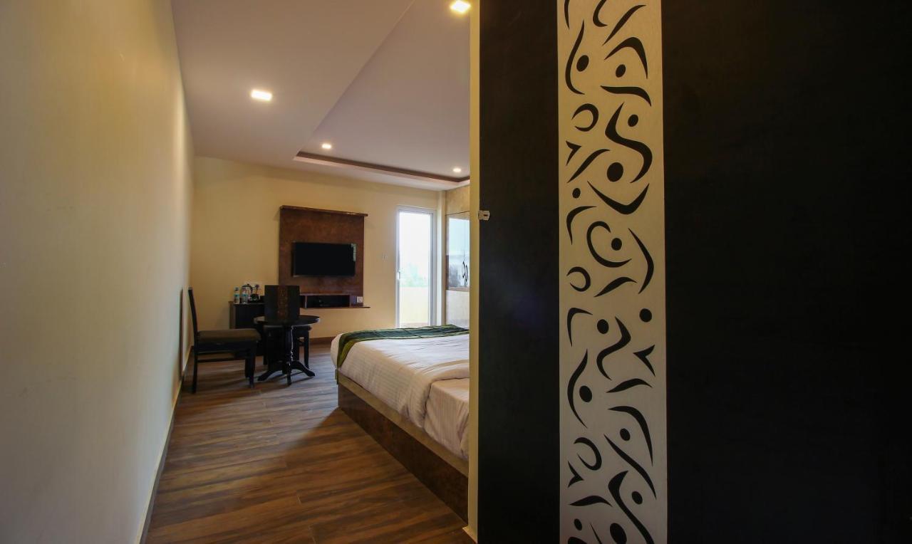 Treebo Address Inn, Banjara Hills Гайдарабад Екстер'єр фото