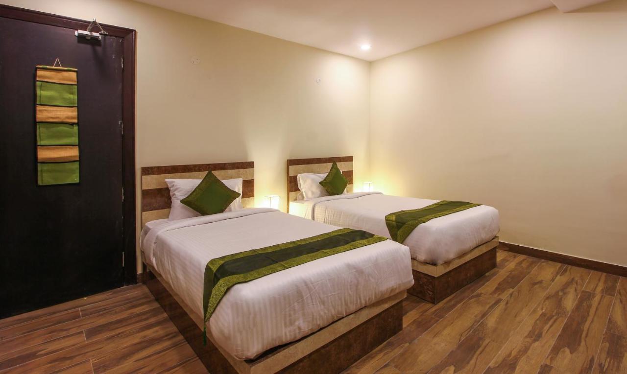 Treebo Address Inn, Banjara Hills Гайдарабад Екстер'єр фото
