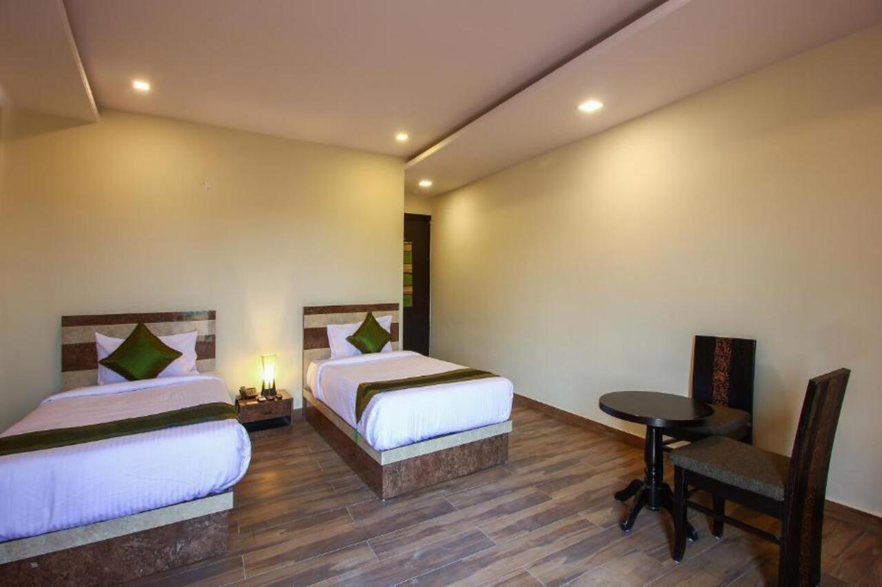 Treebo Address Inn, Banjara Hills Гайдарабад Екстер'єр фото